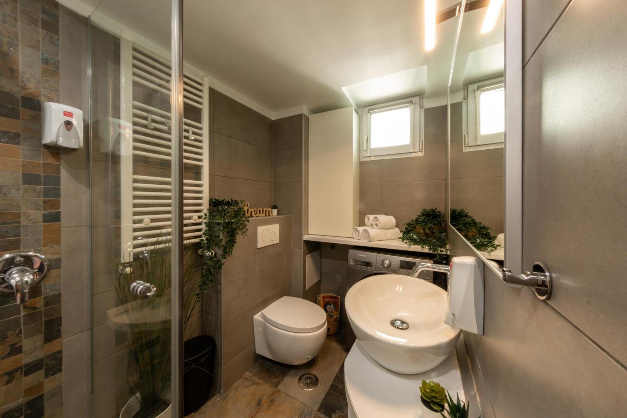 Modern 1Br Apt In The Old Town: The Perfect Choice Bükreş Dış mekan fotoğraf